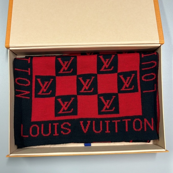 Louis Vuitton Red and Black Muffler Monogram Scarf 🧣 - Picture 6 of 15